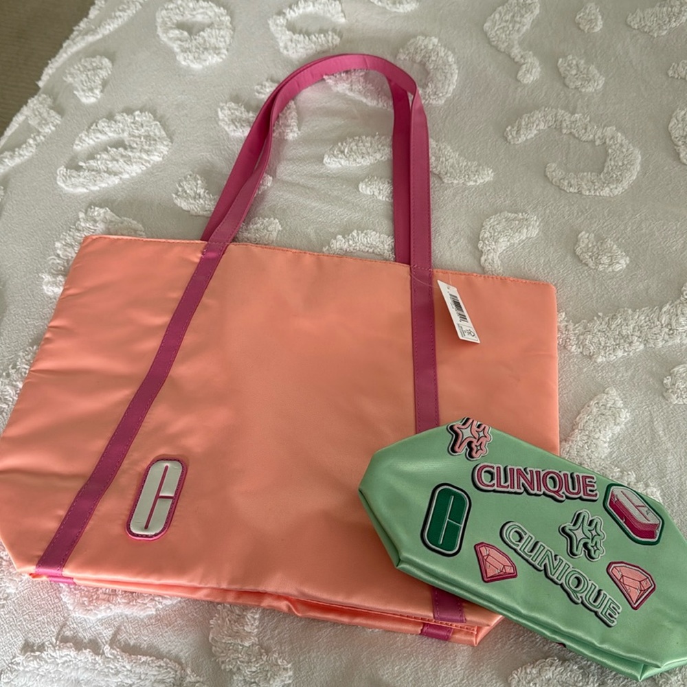 Clinique Tote Bag and Makeup bag. New and Unused.